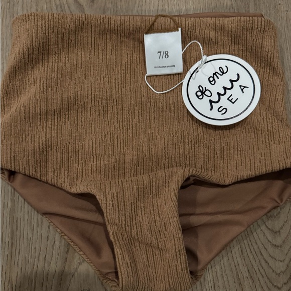 Of one sea 7/8 brown - Picture 1 of 1
